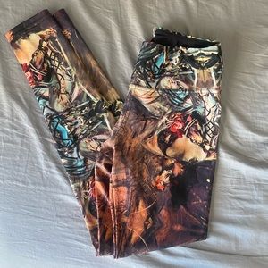 Altar ego yoga leggings. 'Moulin rouge' print. Small